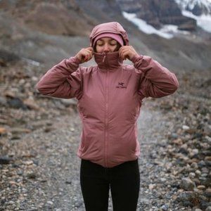 Arc'teryx - Women's Atom LT Hoodie, XS, Momentum